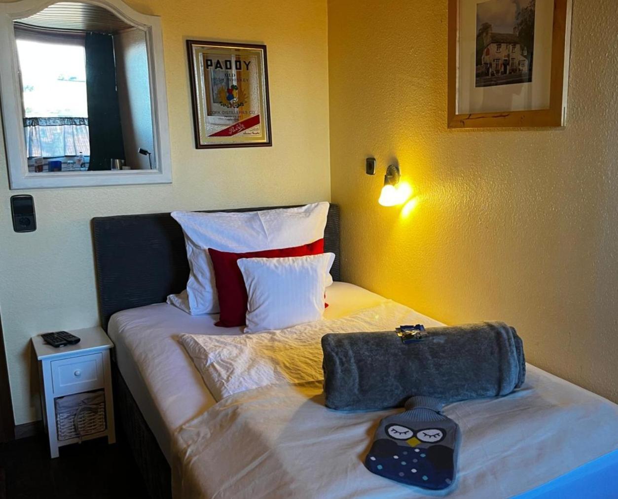 Henblas Hotel Neuenrade Экстерьер фото