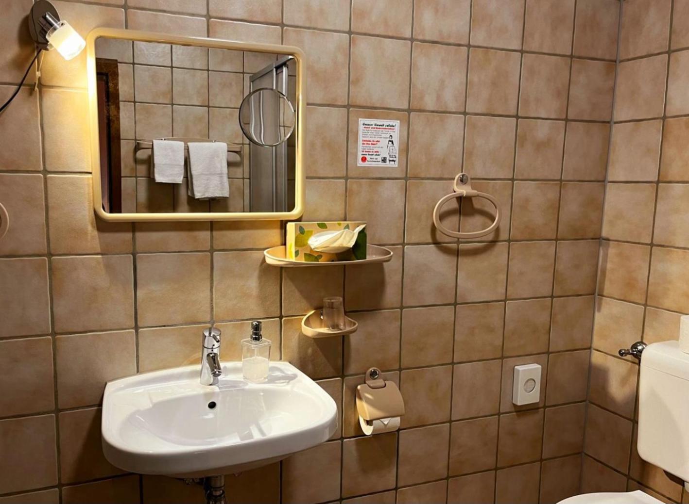 Henblas Hotel Neuenrade Экстерьер фото