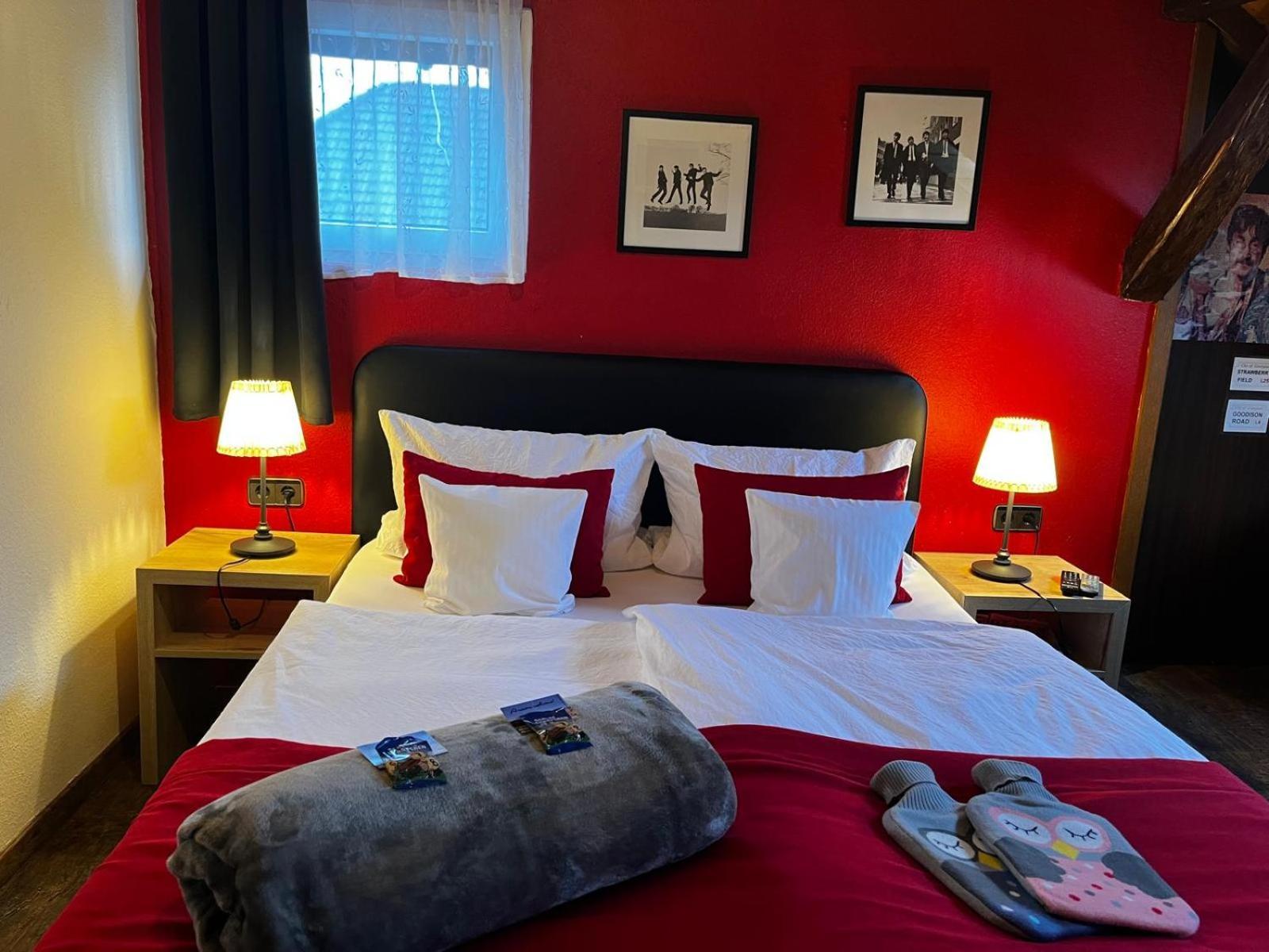 Henblas Hotel Neuenrade Экстерьер фото