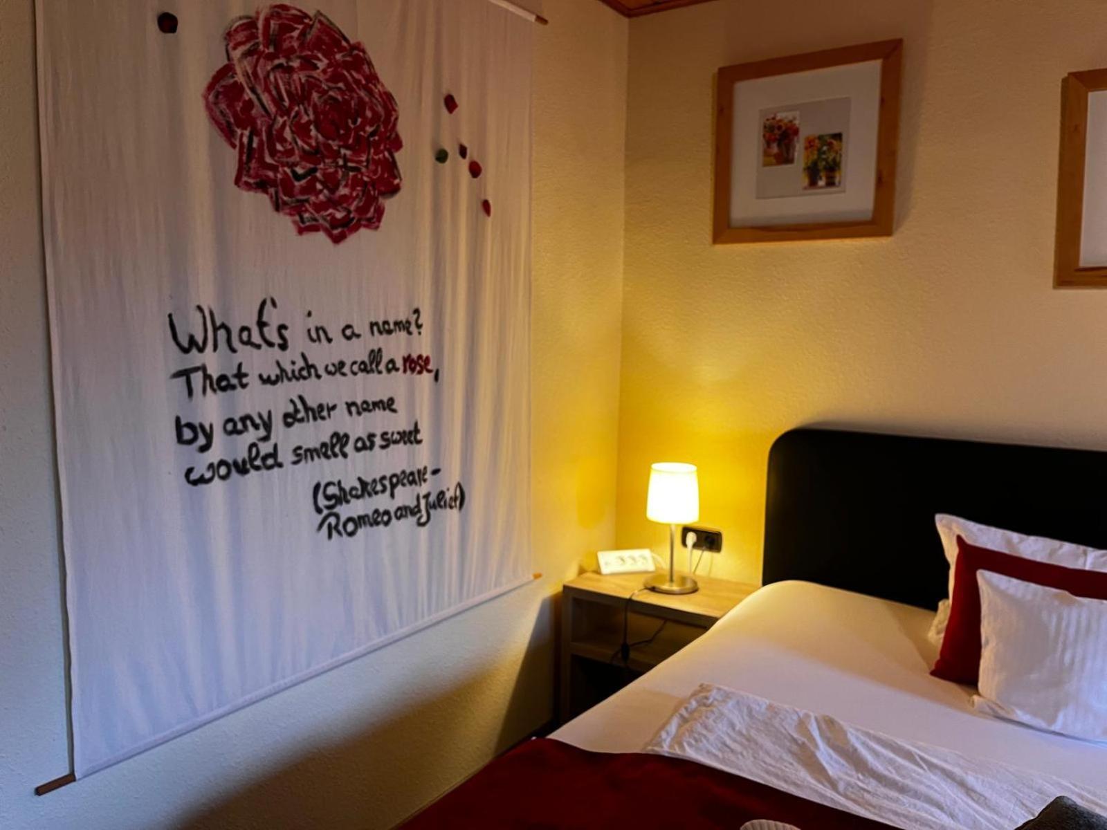 Henblas Hotel Neuenrade Экстерьер фото
