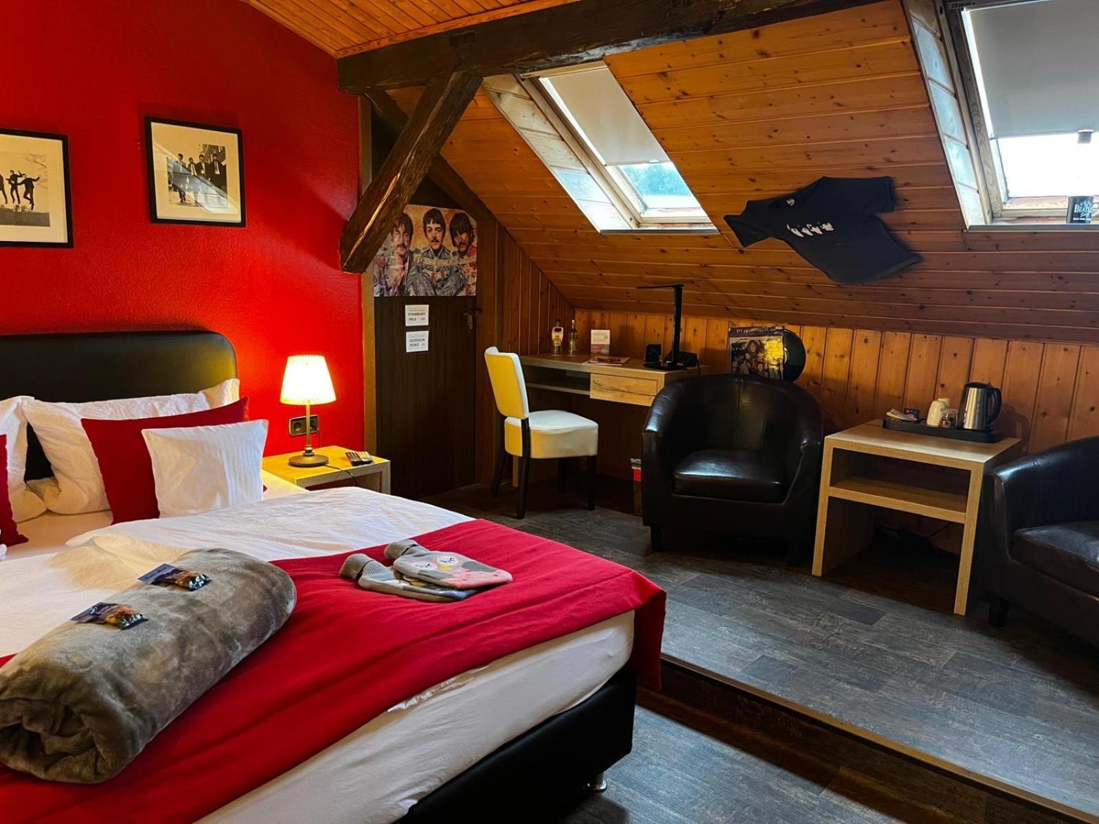 Henblas Hotel Neuenrade Экстерьер фото