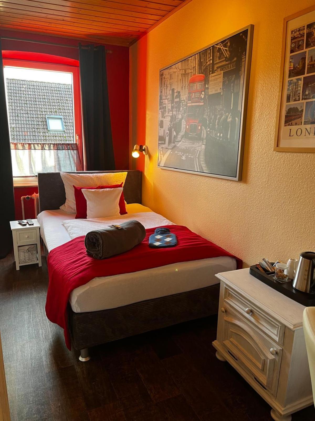 Henblas Hotel Neuenrade Экстерьер фото