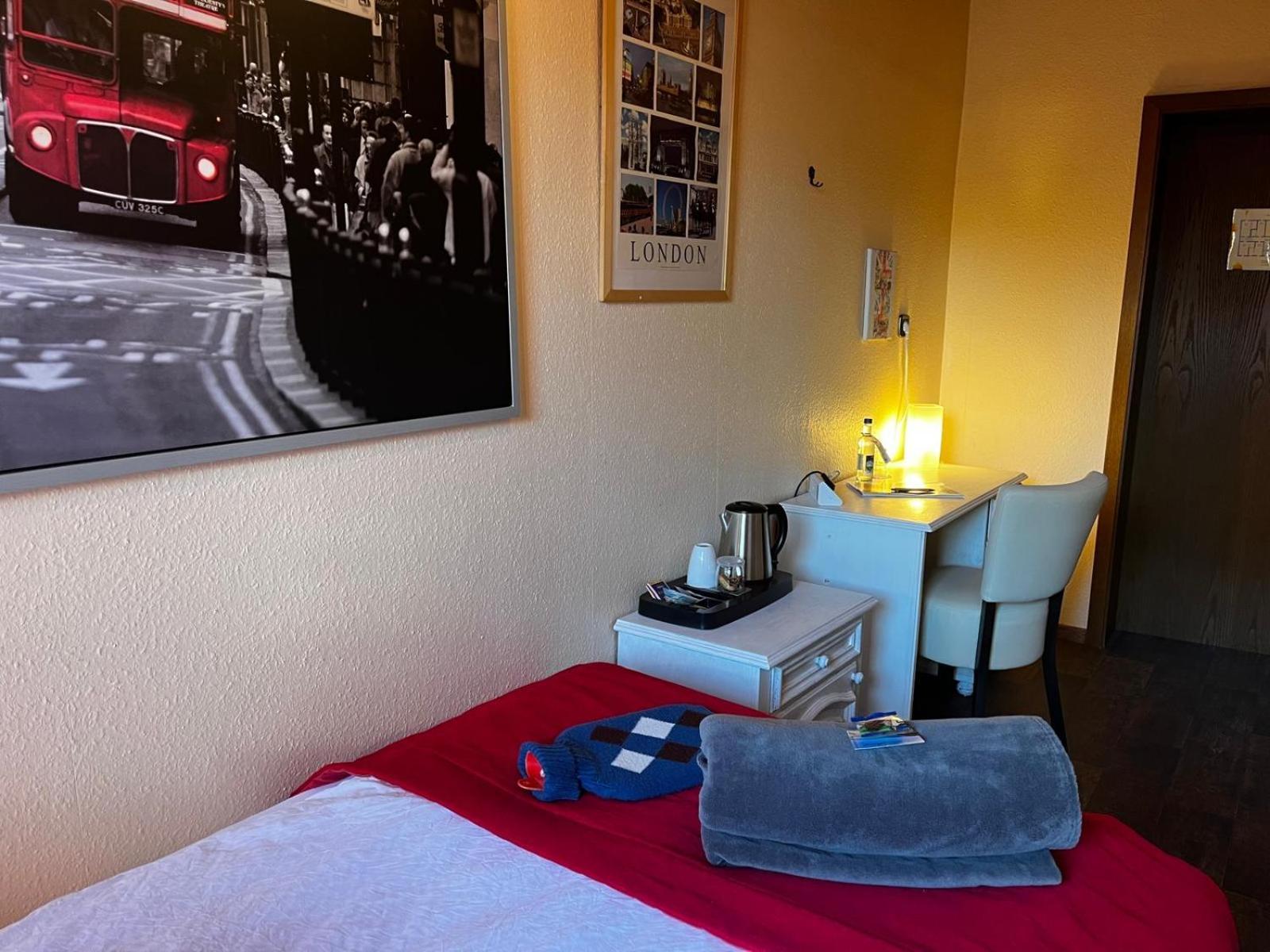 Henblas Hotel Neuenrade Экстерьер фото