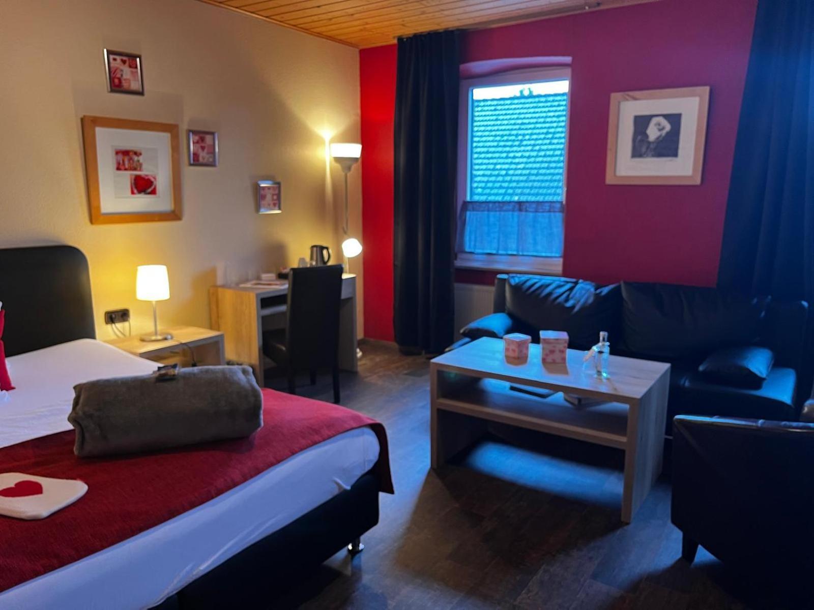Henblas Hotel Neuenrade Экстерьер фото